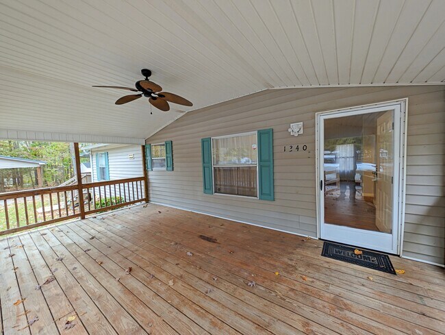 Building Photo - 1340 Meadowland Dr