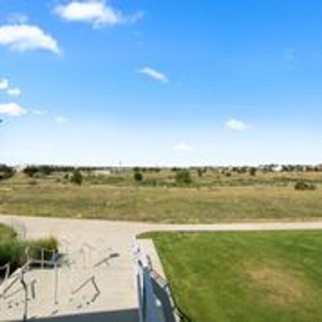 Building Photo - Central Park HOUSE for rent! 2 BLOCKS TO STANLEY MARKETPLACE