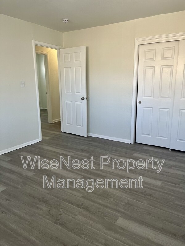 Building Photo - 10804 Newton Ave