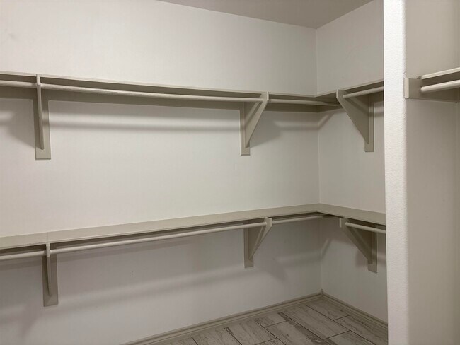 Building Photo - 402 Placido Dr