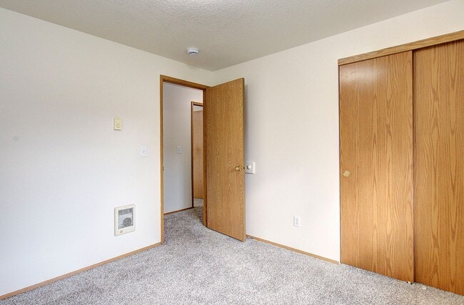 Building Photo - 3bd 2ba Single Level Home in Mountain View Neighborhood