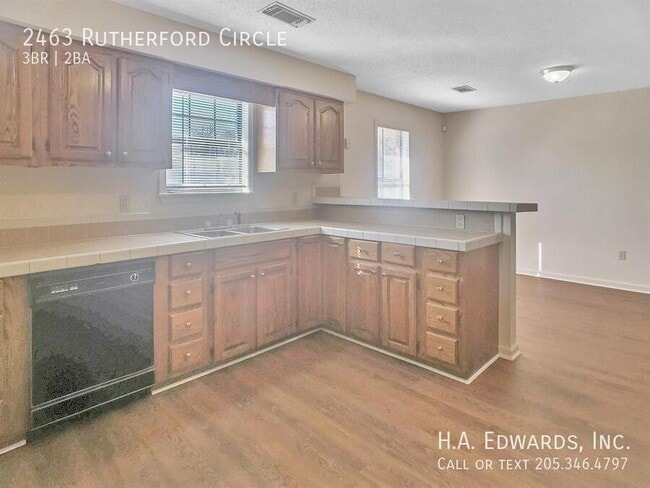 Building Photo - 2463 Rutherford Cir
