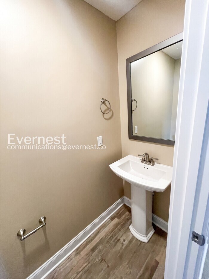 Building Photo - 311 Dugger Dr