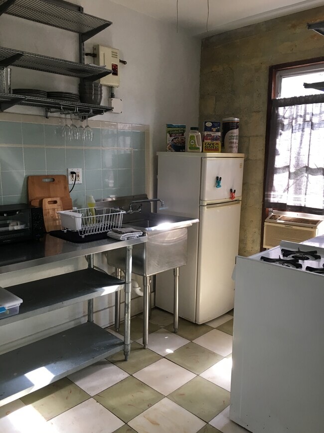 Building Photo - 536 NW 47th St