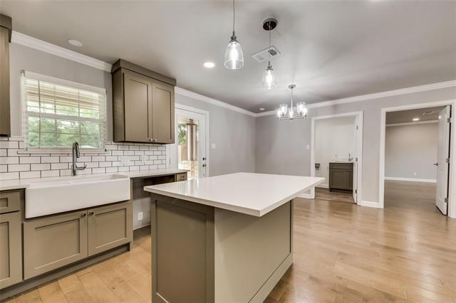 Building Photo - 600 N 1st St