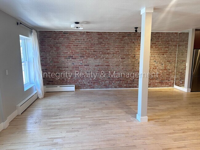 Building Photo - 1123 Sherman St
