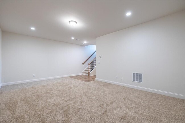 Building Photo - 1296 Ainsworth Alley