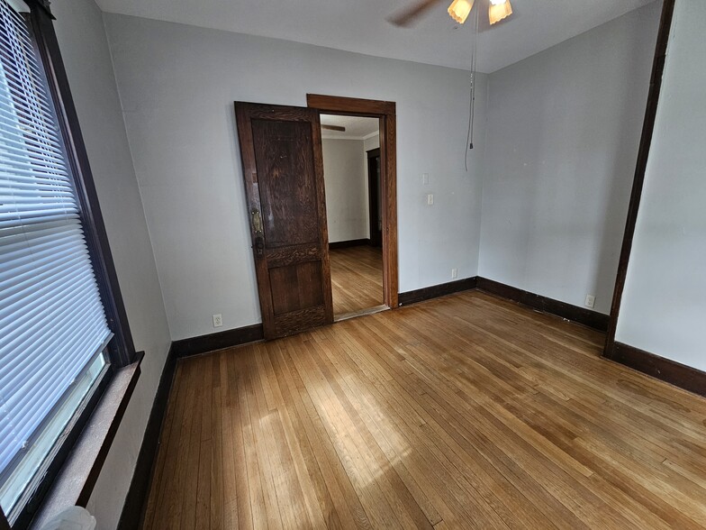 Main BR - Nook - 1335 W Minnehaha Ave