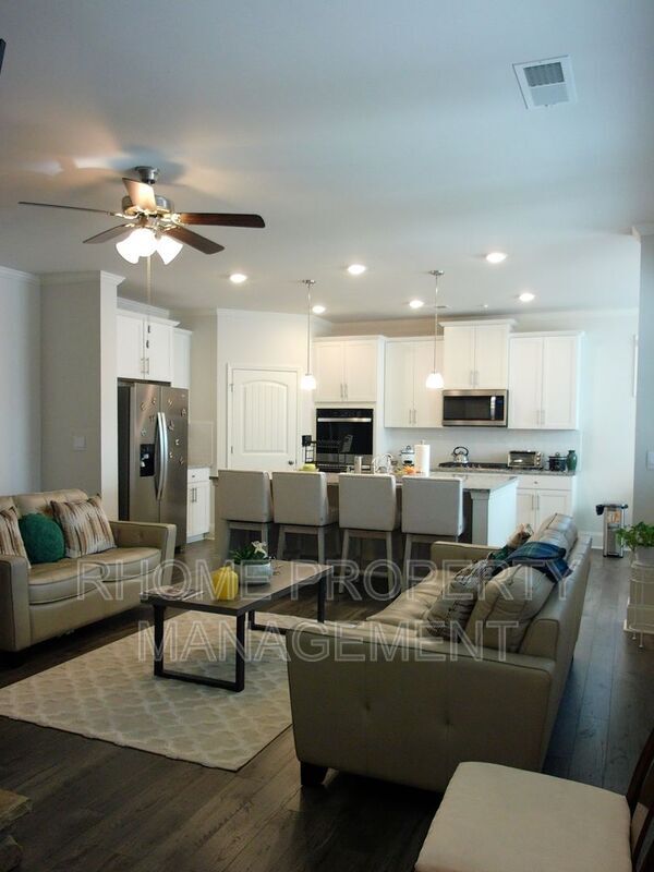 Building Photo - 9926 Stretford Rd