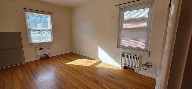 Building Photo - 2520 Deming Blvd