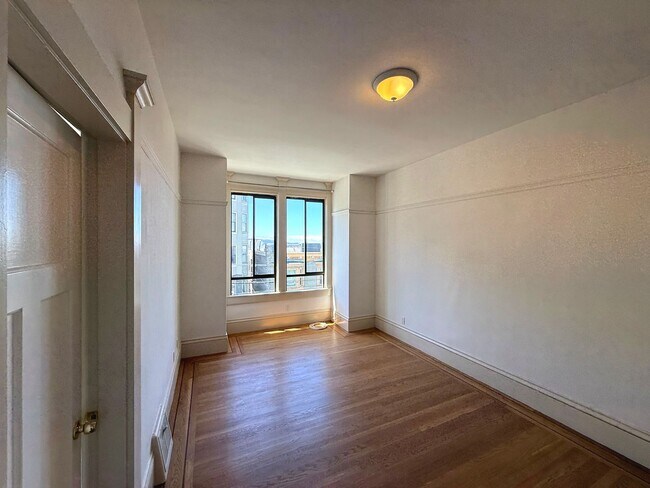 Building Photo - 1512-1514 Leavenworth - LEASE ONLY
