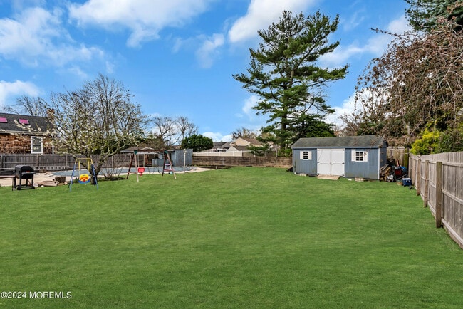 Building Photo - 36 Community Dr