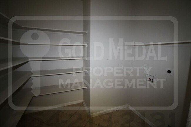 Building Photo - 2908 Tucson Dr