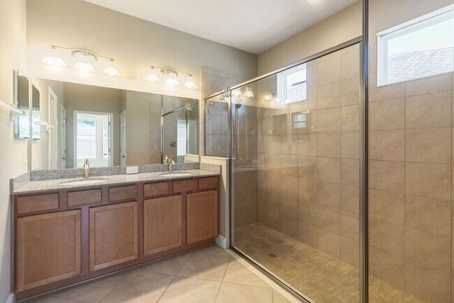 Building Photo - Stunning Avalon Park 4 Bed / 3 Bath Home for Lease!