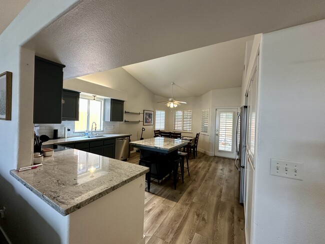 Building Photo - 54 N Burgan Ave