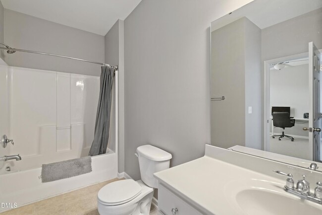 Building Photo - 3646 Olympia Dr