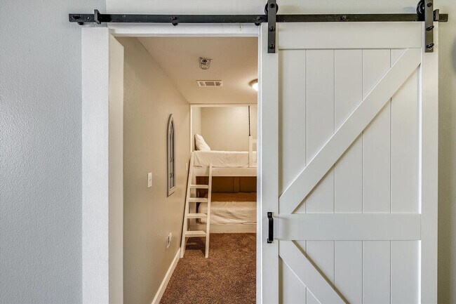 Building Photo - 104 Gulfside Ct