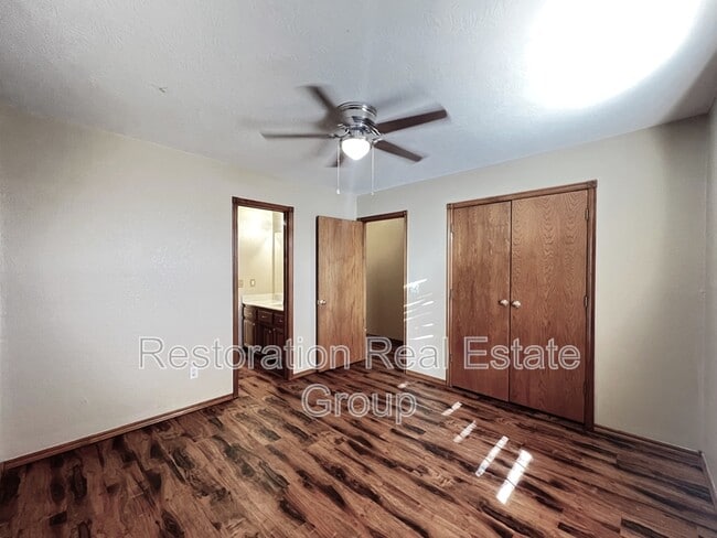 Building Photo - 113 S Mustang Rd