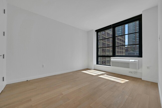 Building Photo - 160 1st St