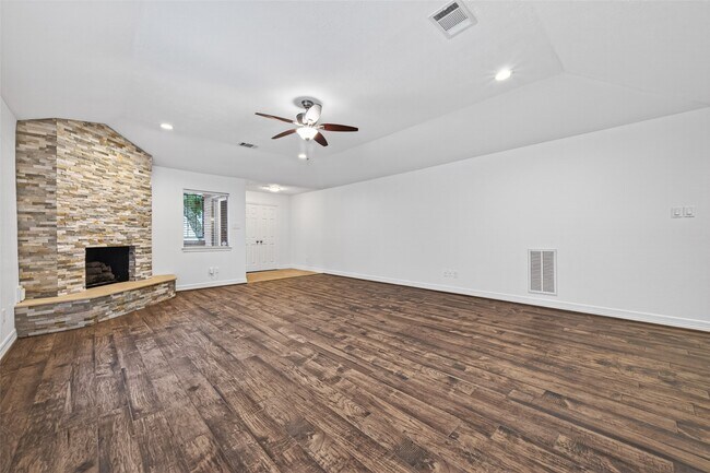 Building Photo - 14222 Stokesmount Dr
