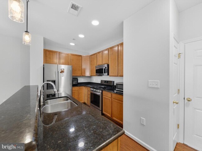 Building Photo - 6055 Wicker Ln