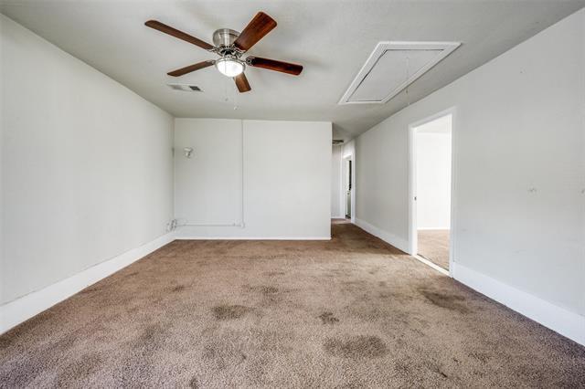 Building Photo - 701 Lakey St