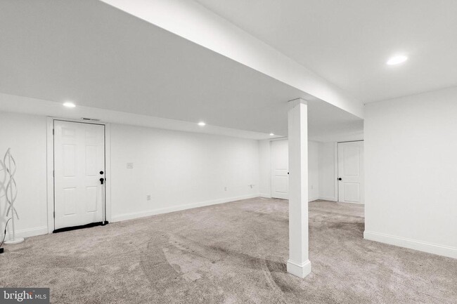 Building Photo - 7922 Babikow Rd