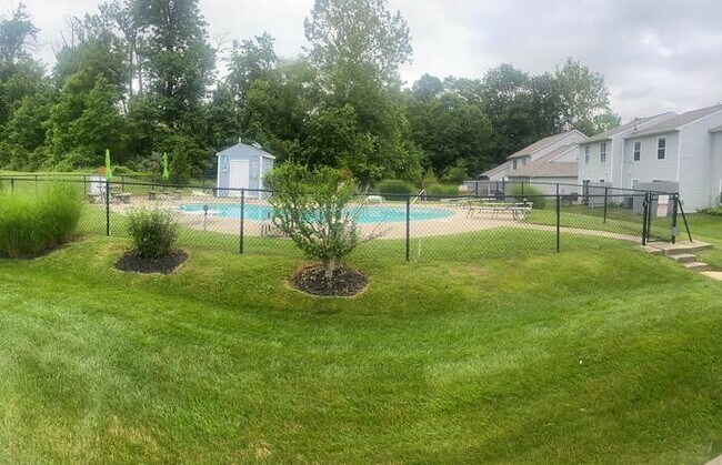 Building Photo - 5302 Country Club Ln