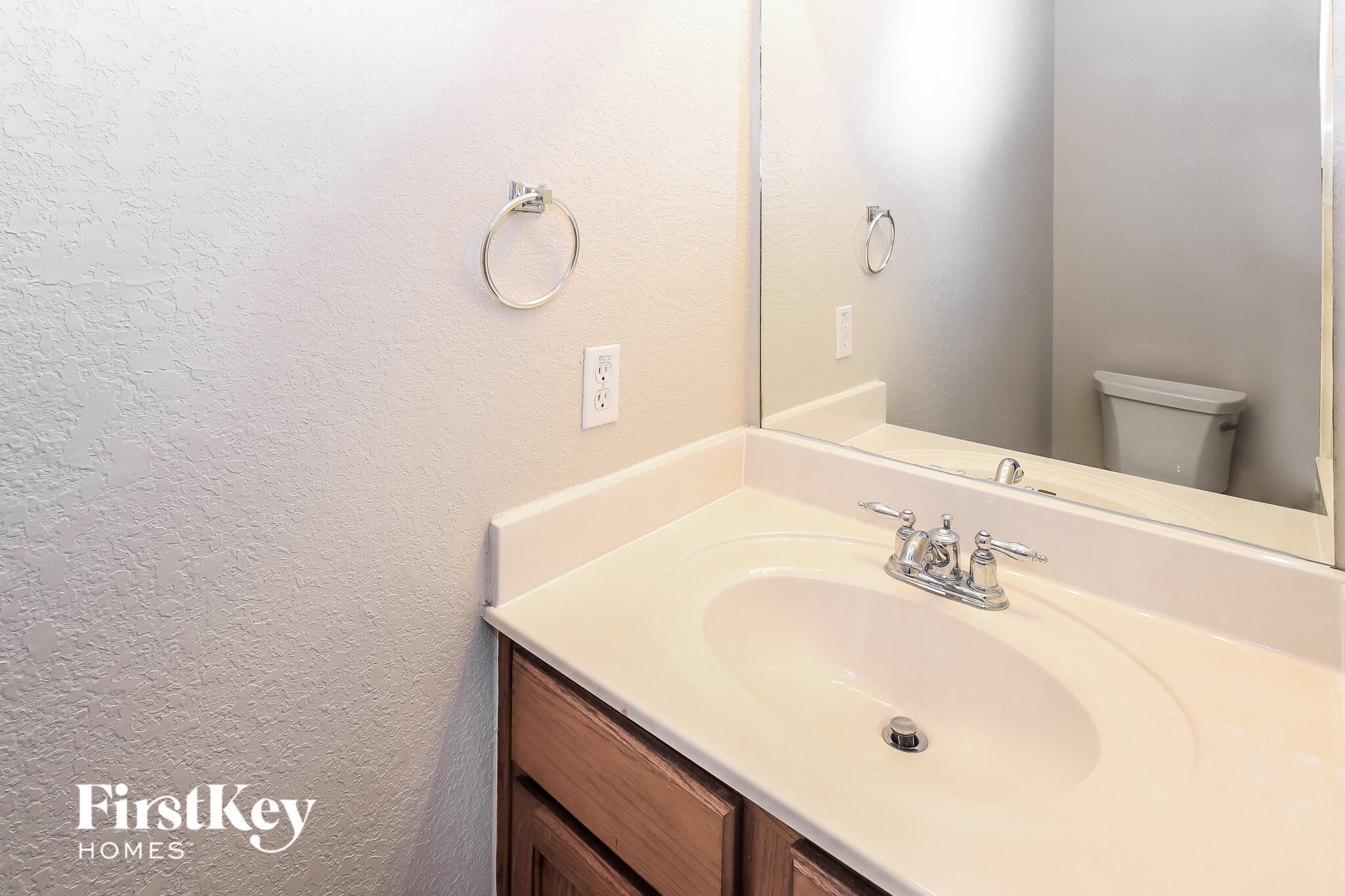 Building Photo - 1910 Mountain Star