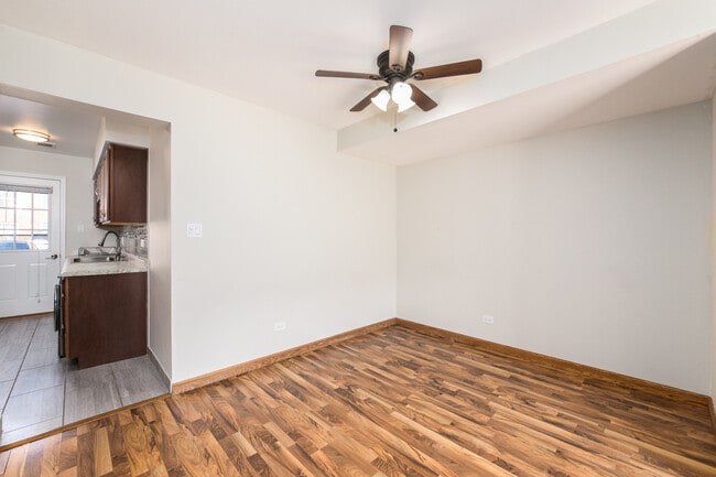 Building Photo - 9379 Bay Colony Dr