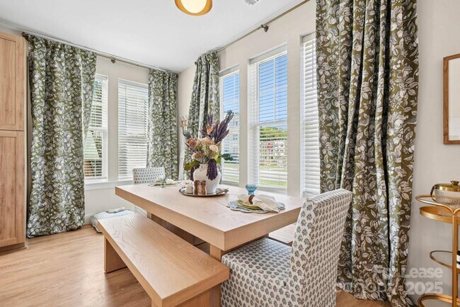 Building Photo - 19020 Potts Pk Ln