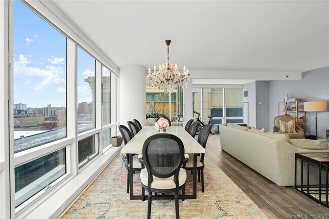 Building Photo - 1 Broad St