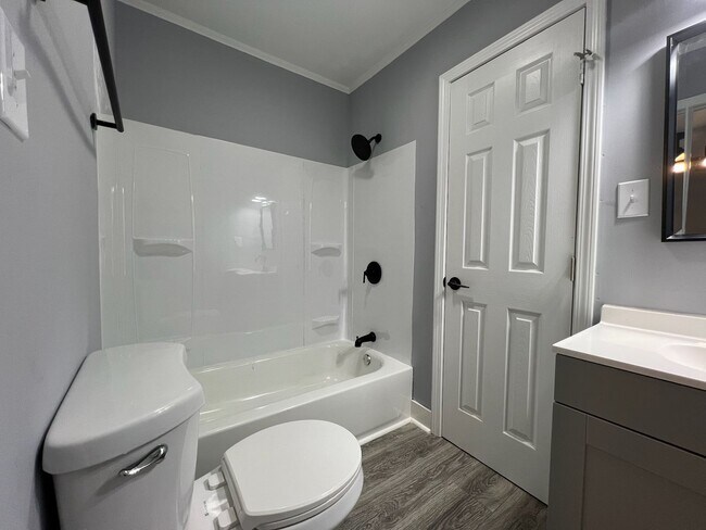 Building Photo - Duplex in Macon, GA - Housing Voucher Eligible