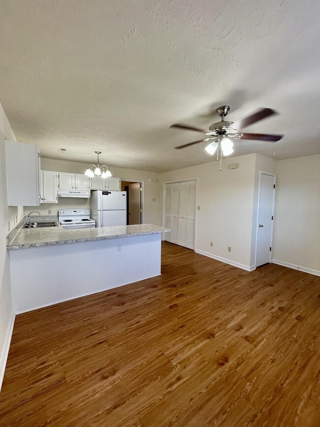 Building Photo - 1307 Homestead Garden Ct