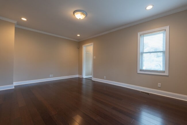 Building Photo - BEAUTIFUL 3 Bedroom Home in Little Creek!