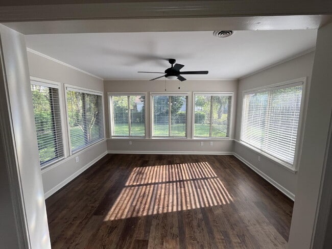 Building Photo - Calabash Comfort