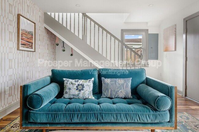 Building Photo - 201 Nassau St