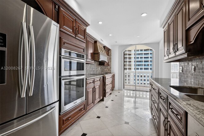 Building Photo - 3000 Island 2305 Is