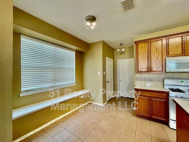 Building Photo - 6116 Pine Meadow Ln