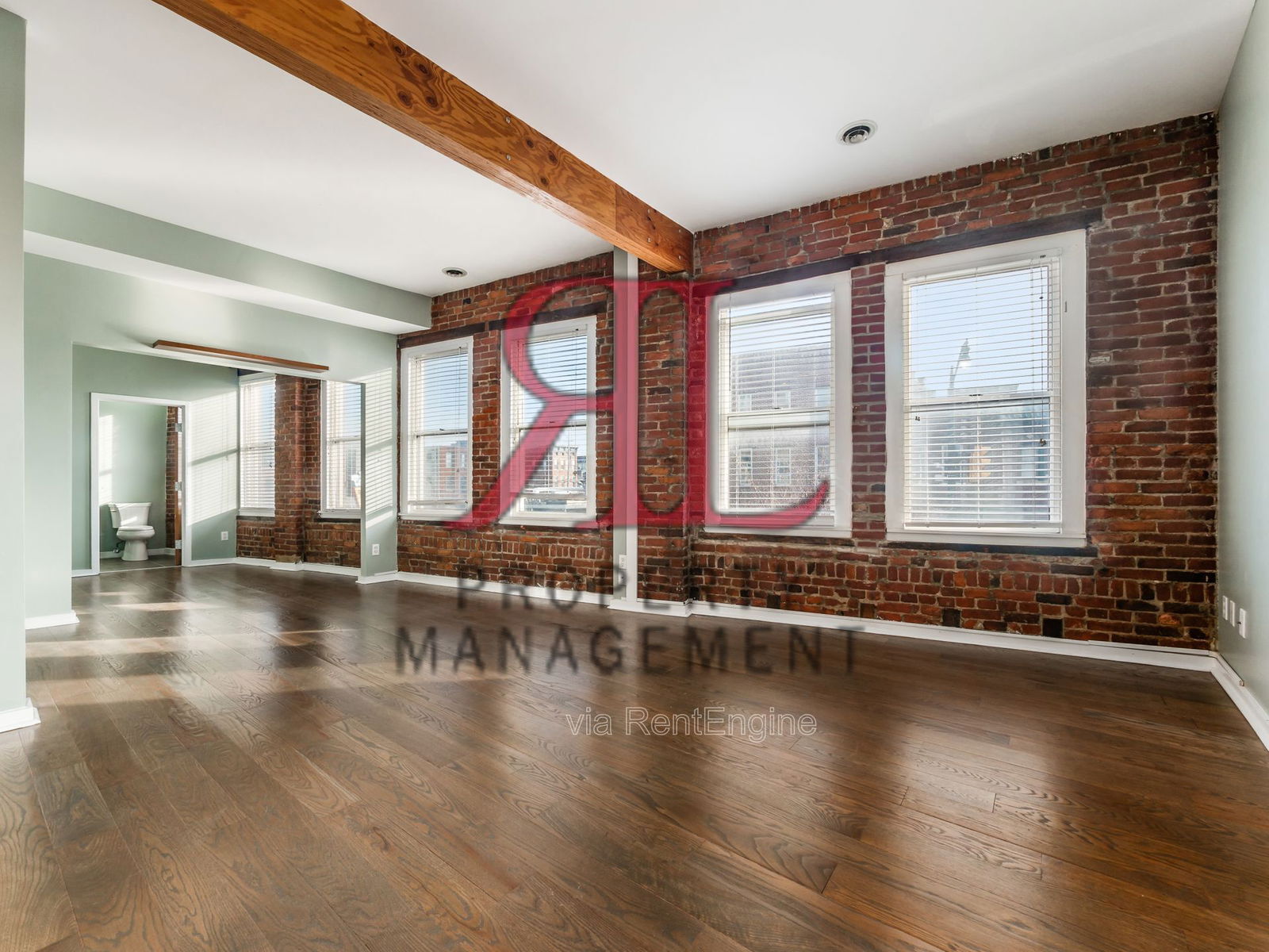 Building Photo - 1131 N High St