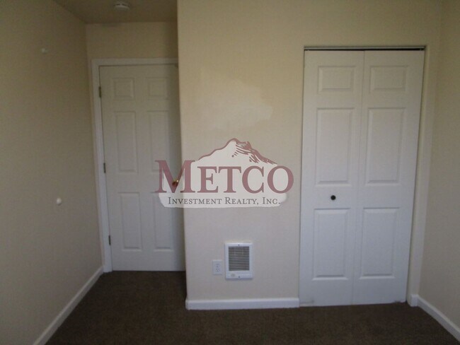 Building Photo - 17301