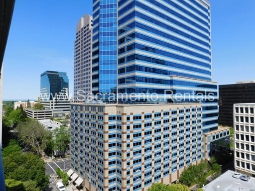 Building Photo - Spacious Updated 2bd/2ba Downtown Condo - Great Location!