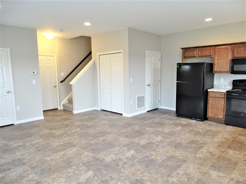 Building Photo - 52 Michael Ln