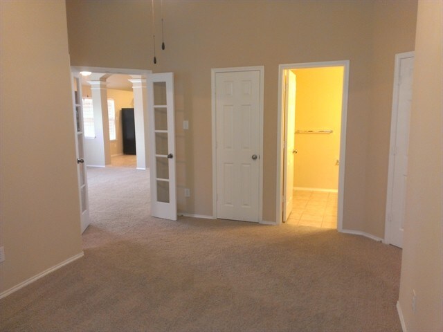 Building Photo - 5004 Birchwood Dr