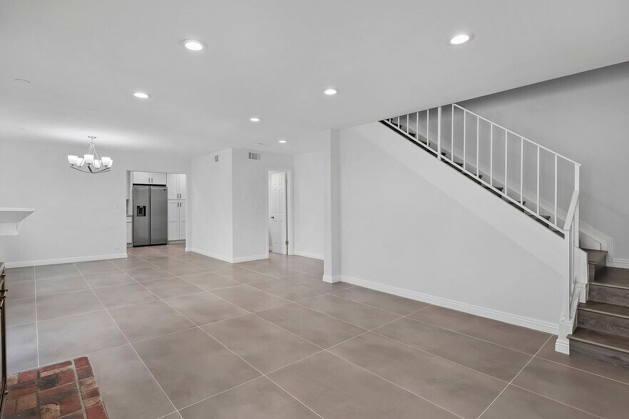 Building Photo - 6145 Whitsett Ave