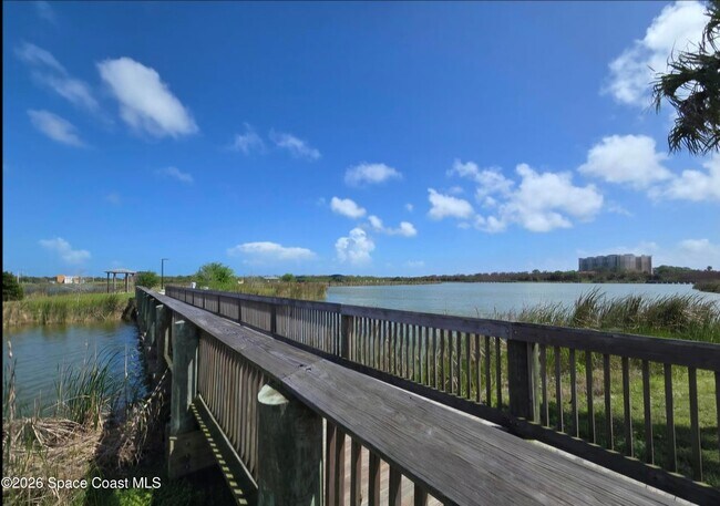 Building Photo - 505 Landings Way