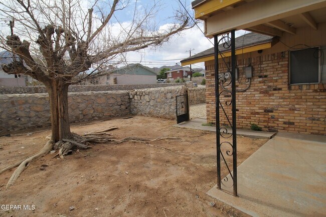 Building Photo - 3406 Moonlight Ave