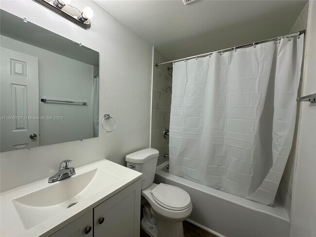 Building Photo - 3616 NE 11th Ave