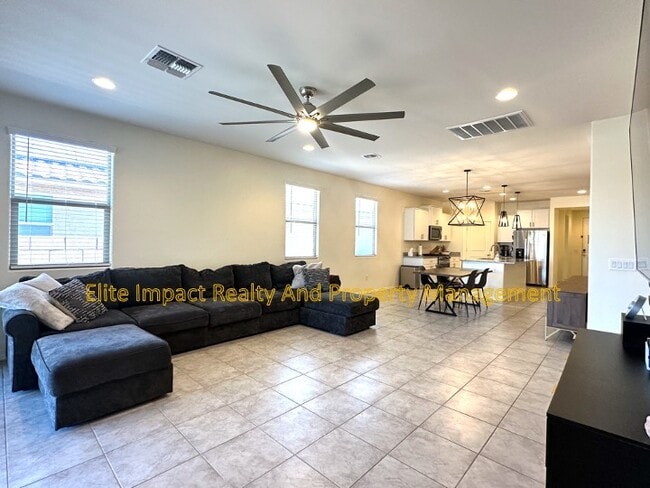 Building Photo - 7140 S Via Gaucho Viejo