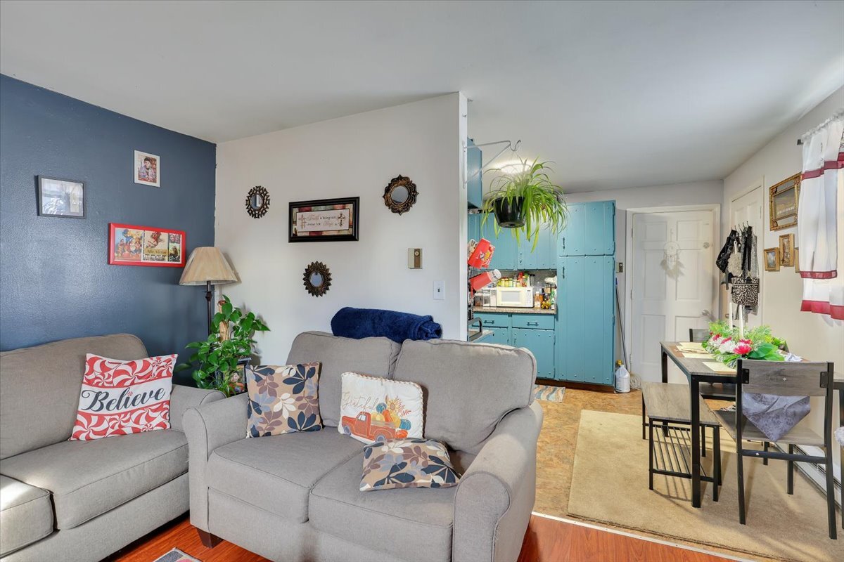 Building Photo - 1580 Hartford-New London Turnpike